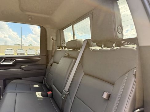 New 2026 GMC Sierra 2500 SLT w/ SLT Premium Package AWD/4WD image 26