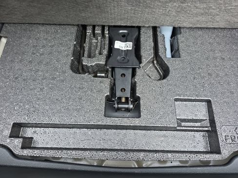 Used 2025 Honda Accord SE image 36