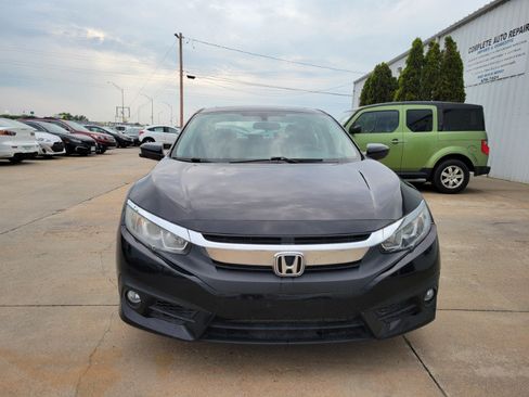 Used 2017 Honda Civic EX-T image 2