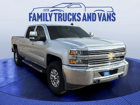 Used 2018 Chevrolet Silverado 2500 LT AWD/4WD image 6