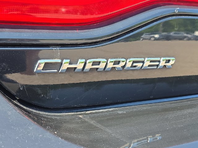Used 2014 Dodge Charger SE RWD image 25
