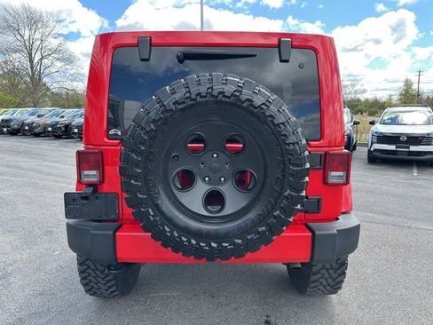 Used 2017 Jeep Wrangler Unlimited Sahara w/ Connectivity Group AWD/4WD image 7