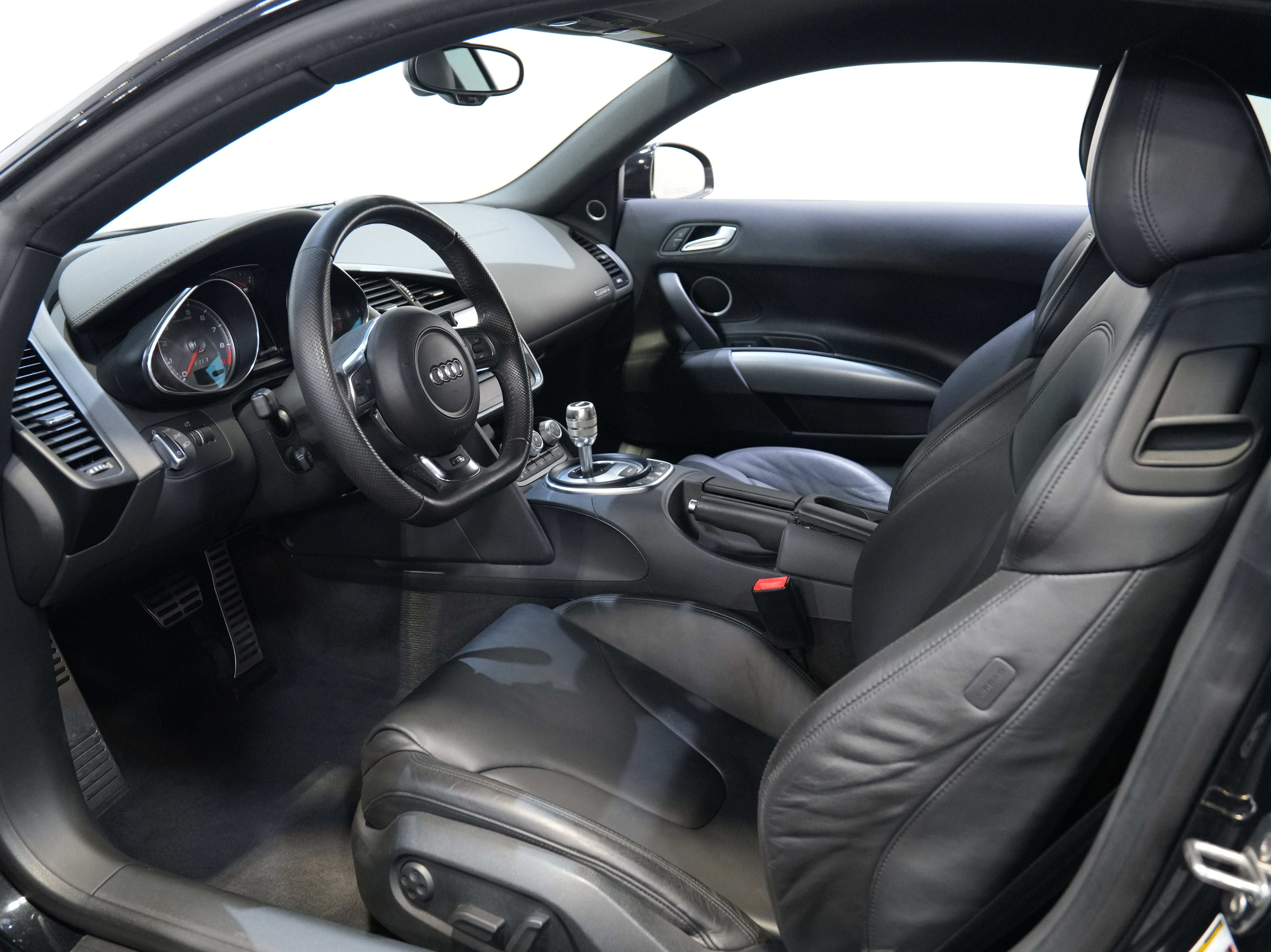 Used 2011 Audi R8 V8 AWD/4WD image 27