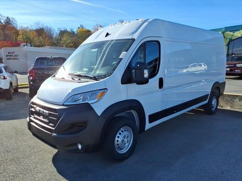 New 2026 RAM ProMaster 2500 w/ Convenience Group image 3
