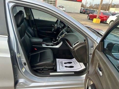 Used 2015 Acura TLX image 9