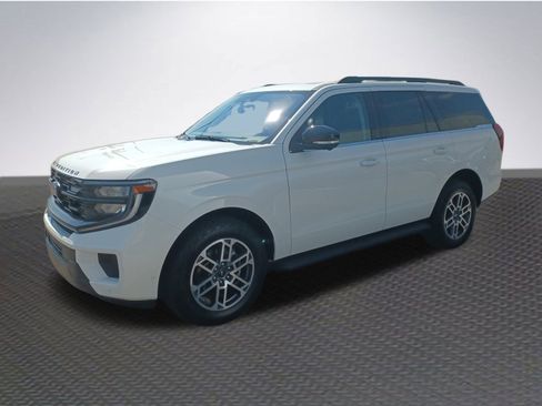 New 2025 Ford Expedition Active image 2