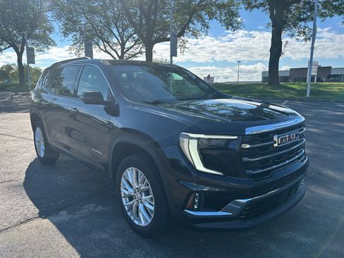 Used 2024 GMC Acadia Elevation AWD/4WD image 3