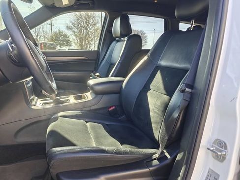 Certified 2017 Jeep Grand Cherokee Altitude image 7