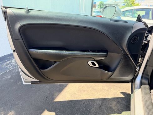 Used 2015 Dodge Challenger SXT RWD image 20