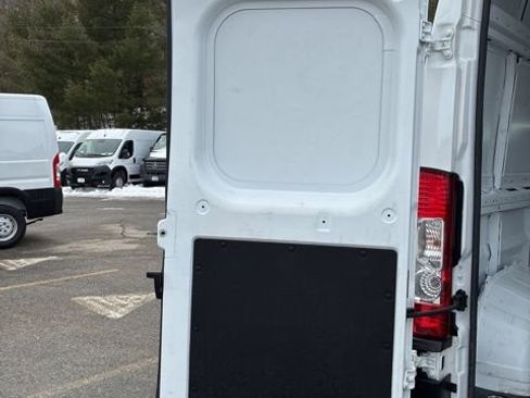 Used 2025 RAM ProMaster 2500 w/ Convenience Group image 22
