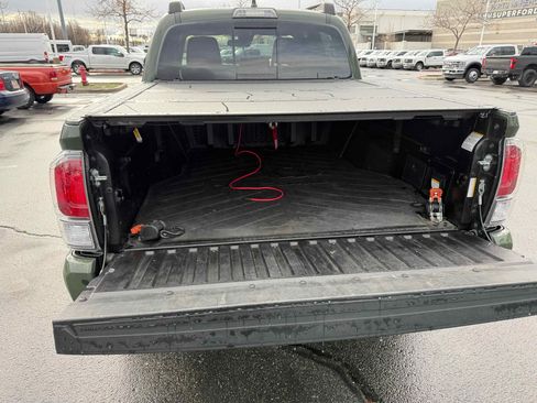 Used 2022 Toyota Tacoma TRD Off-Road image 29