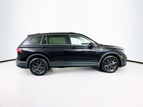 Used 2024 Volkswagen Tiguan SE image 10