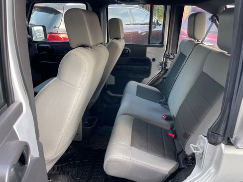 Used 2009 Jeep Wrangler Unlimited X AWD/4WD image 14