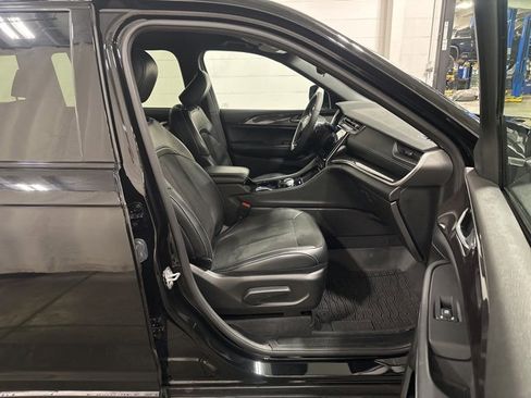 Used 2023 Jeep Grand Cherokee L Altitude image 11