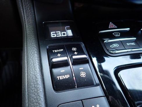Used 2015 Porsche Cayenne Diesel w/ Premium Plus Package AWD/4WD image 24