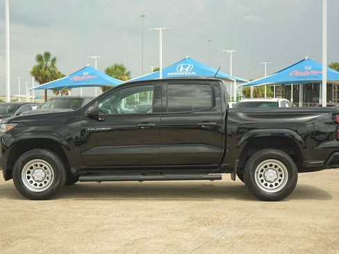 Used 2025 Chevrolet Colorado W/T w/ WT Convenience Package II RWD image 3