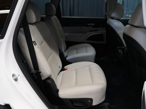 Used 2023 Kia Telluride EX w/ EX Captain's Chair Package AWD/4WD image 59