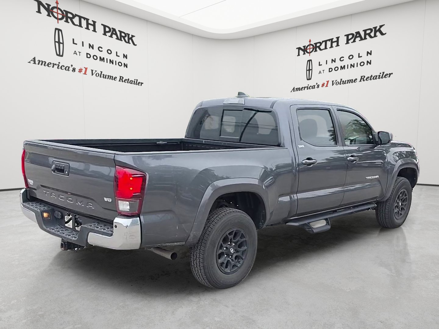 Used 2021 Toyota Tacoma SR5 RWD image 5