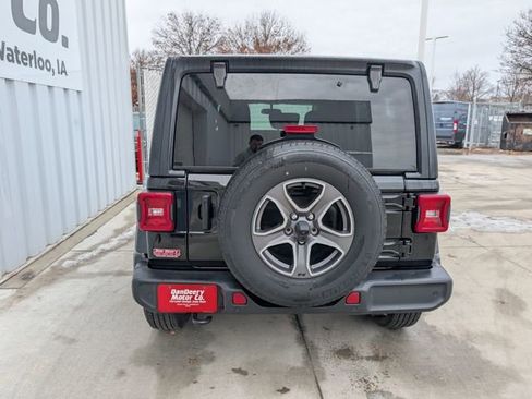 Used 2021 Jeep Wrangler Unlimited Sport image 22