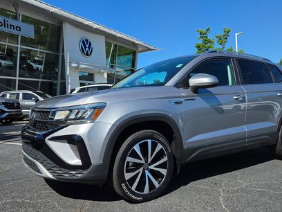 Certified 2023 Volkswagen Taos SE w/ Panoramic Sunroof Package