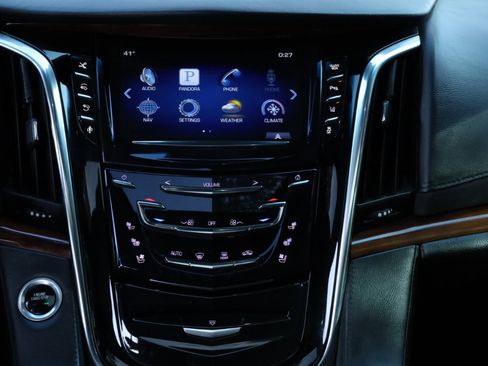 Used 2015 Cadillac Escalade Premium image 10