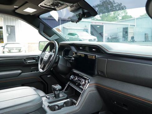 Used 2024 GMC Sierra 1500 AT4 w/ Technology Package AWD/4WD image 14