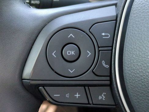 Used 2022 Toyota RAV4 XLE Premium image 26