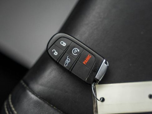 Used 2014 Jeep Grand Cherokee Limited image 50