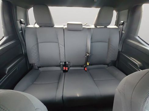 Certified 2025 Toyota Tacoma SR5 AWD/4WD image 16