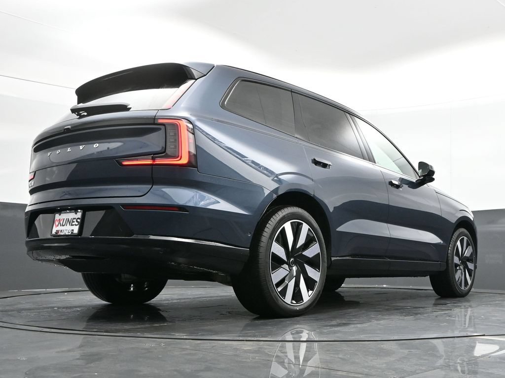 Used 2025 Volvo EX90 Ultra AWD/4WD image 39