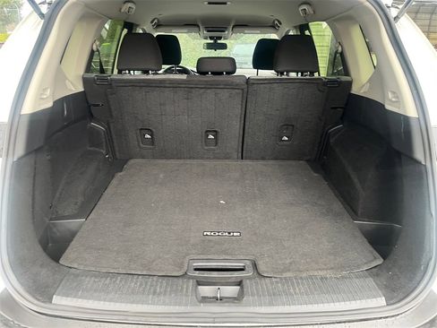 Used 2023 Nissan Rogue SV image 24