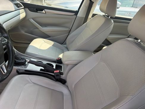 Used 2014 Volkswagen Passat 1.8T SE FWD image 2