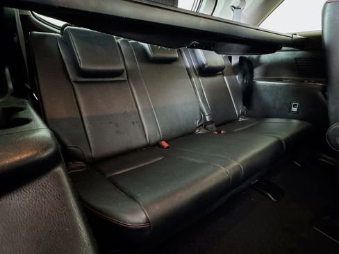 Used 2019 Toyota Highlander SE image 28