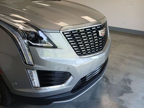Certified 2025 Cadillac XT5 Premium Luxury w/ Technology Package AWD/4WD image 6