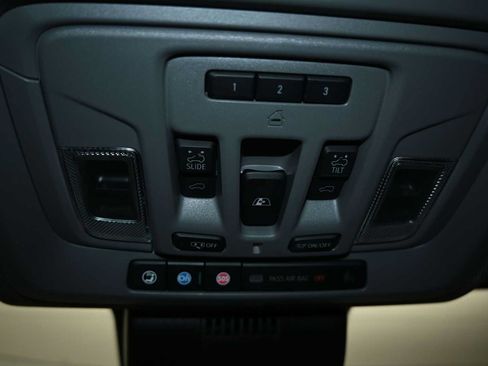 Used 2024 GMC Sierra 1500 Denali w/ Denali Reserve Package AWD/4WD image 15