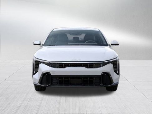 New 2025 Kia K4 GT-Line image 2