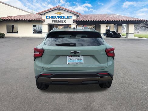 New 2026 Chevrolet Trax ACTIV w/ Sunroof Package FWD image 7