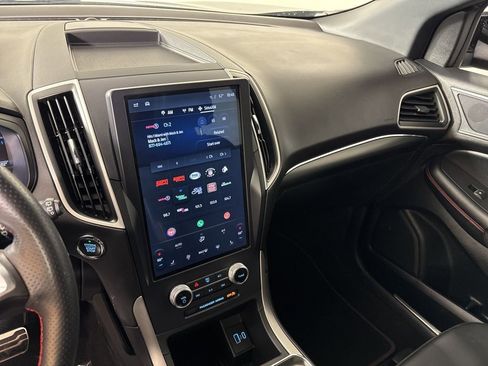 Used 2022 Ford Edge ST-Line image 21