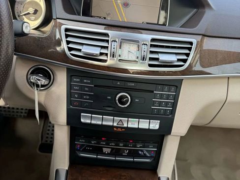 Used 2016 Mercedes-Benz E 350 4MATIC Sedan image 19