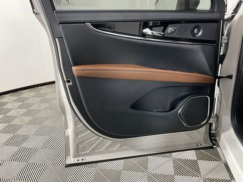 Used 2023 Lincoln Nautilus Reserve w/ Equipment Group 201A image 18