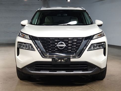 Used 2023 Nissan Rogue SL image 2