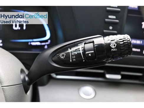 Used 2025 Hyundai Elantra Sport FWD image 21