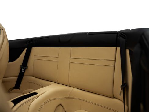 Used 2015 Ferrari California T RWD image 41