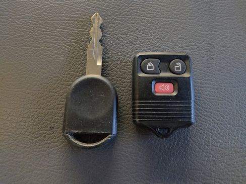 Used 2013 Ford F150 Lariat image 32