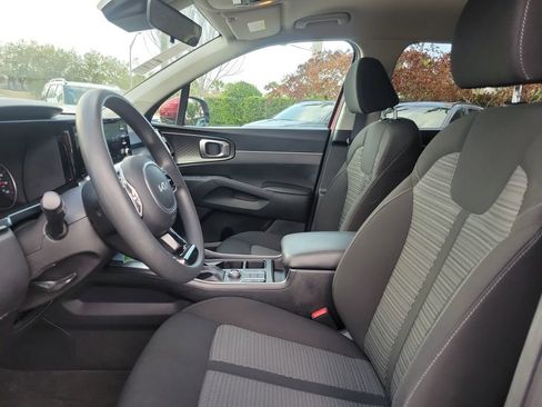 Used 2022 Kia Sorento LX image 24