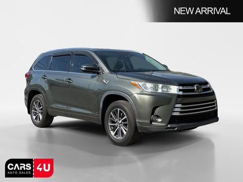 Used 2017 Toyota Highlander XLE FWD image 1