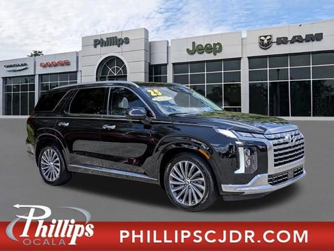 Used 2025 Hyundai Palisade Calligraphy FWD image 1