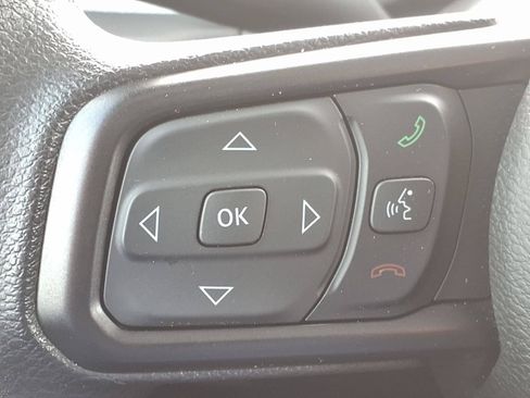 Used 2025 Jeep Gladiator Mojave AWD/4WD image 13