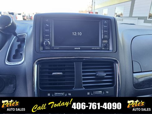 Used 2018 Dodge Grand Caravan SE w/ UConnect Hands-Free Group image 26