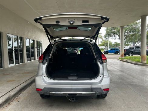Used 2018 Nissan Rogue SV FWD image 31